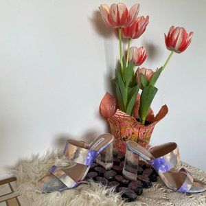 NWT Chelsea & Violet Amore Lucite Heels